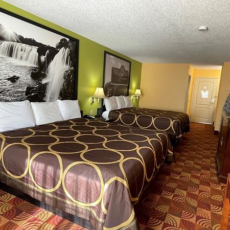 Super 8 By Wyndham Lake Of The Ozarks Eldon Buitenkant foto