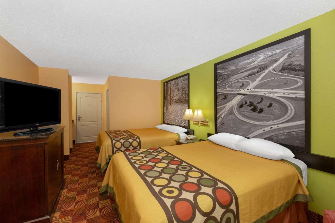 Super 8 By Wyndham Lake Of The Ozarks Eldon Buitenkant foto