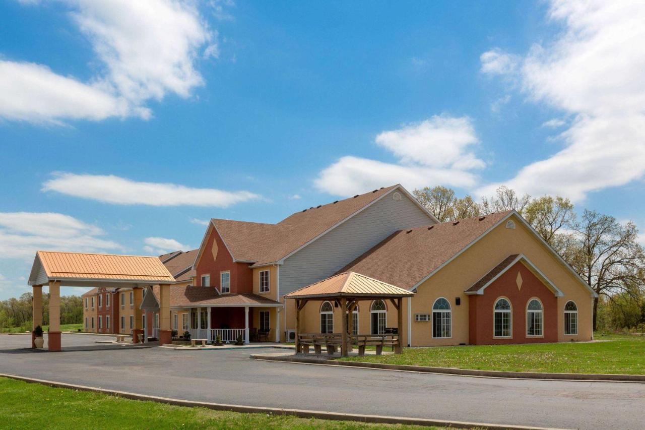 Super 8 By Wyndham Lake Of The Ozarks Eldon Buitenkant foto