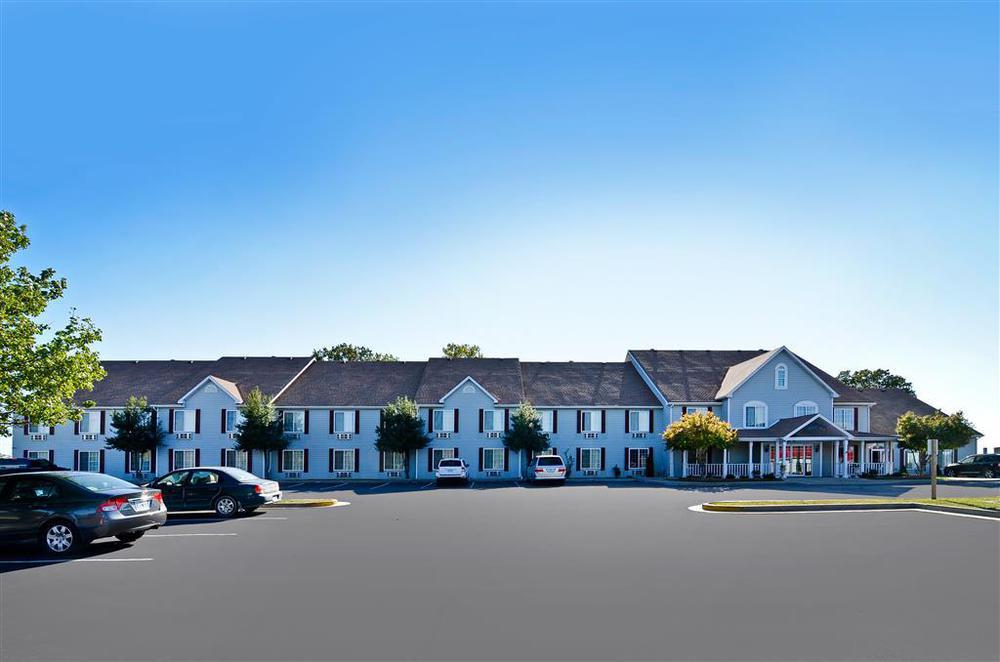 Super 8 By Wyndham Lake Of The Ozarks Eldon Buitenkant foto