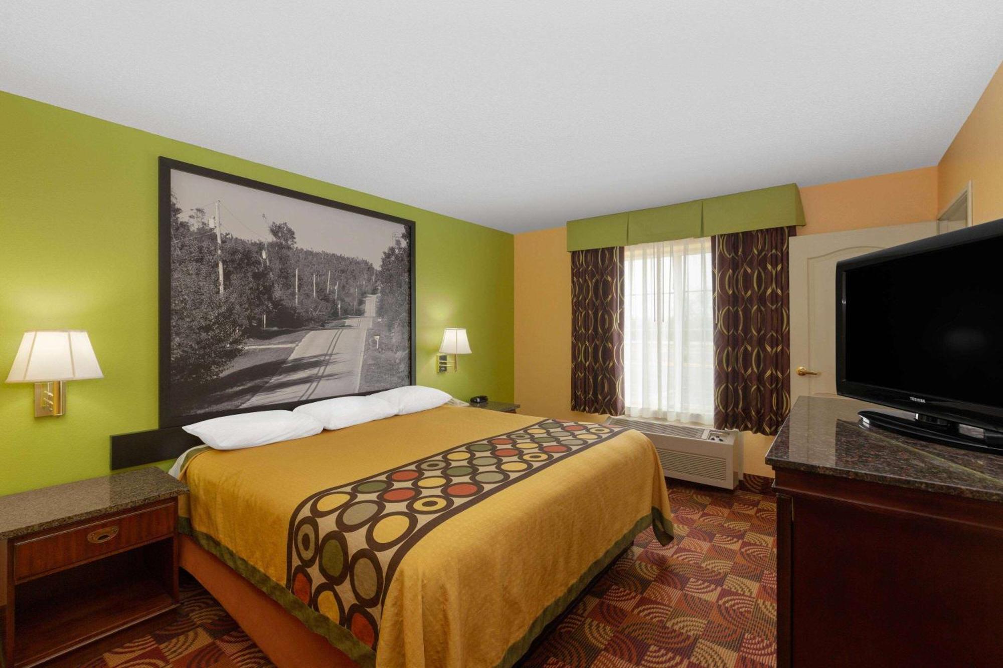 Super 8 By Wyndham Lake Of The Ozarks Eldon Buitenkant foto