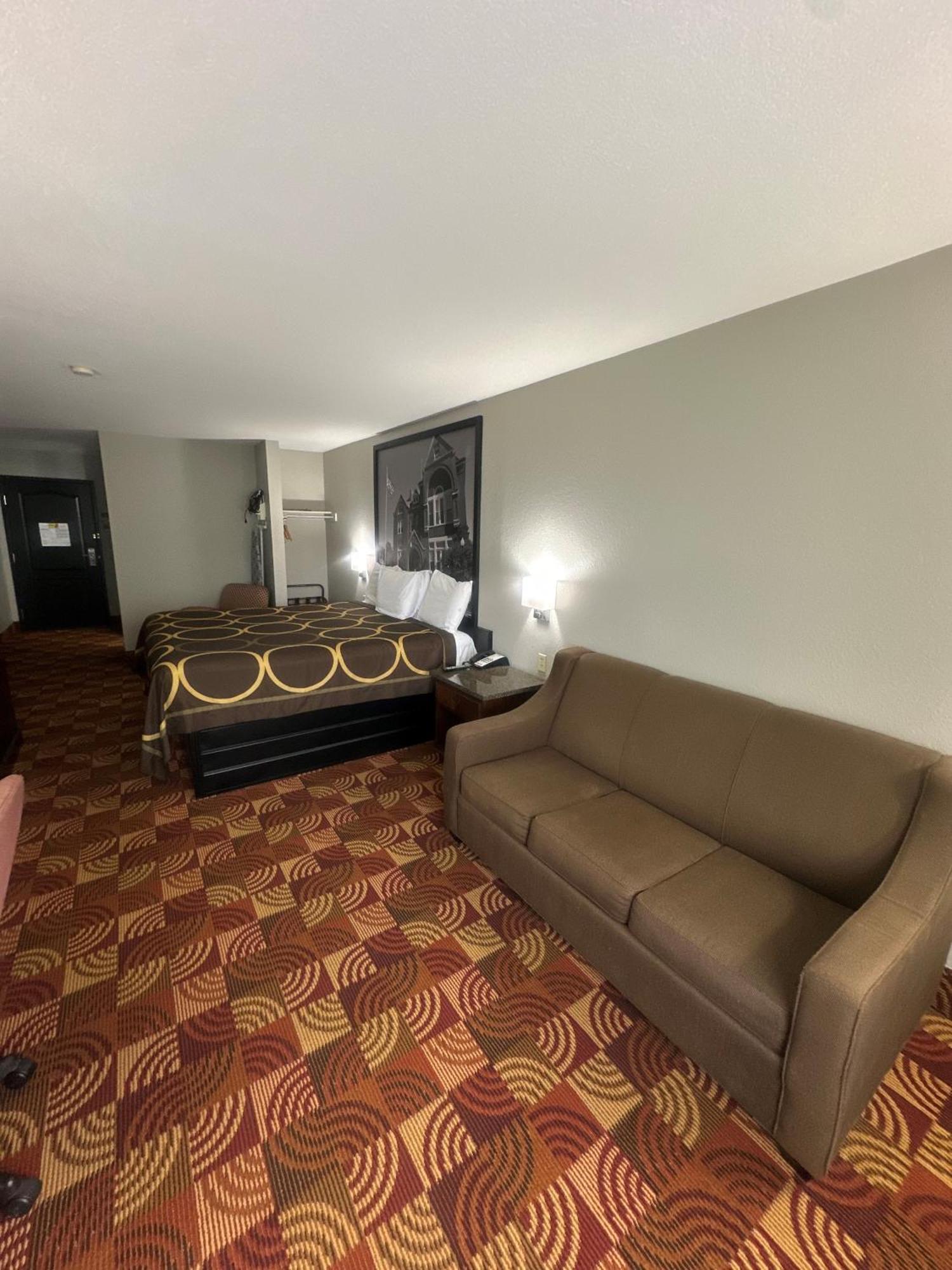 Super 8 By Wyndham Lake Of The Ozarks Eldon Buitenkant foto