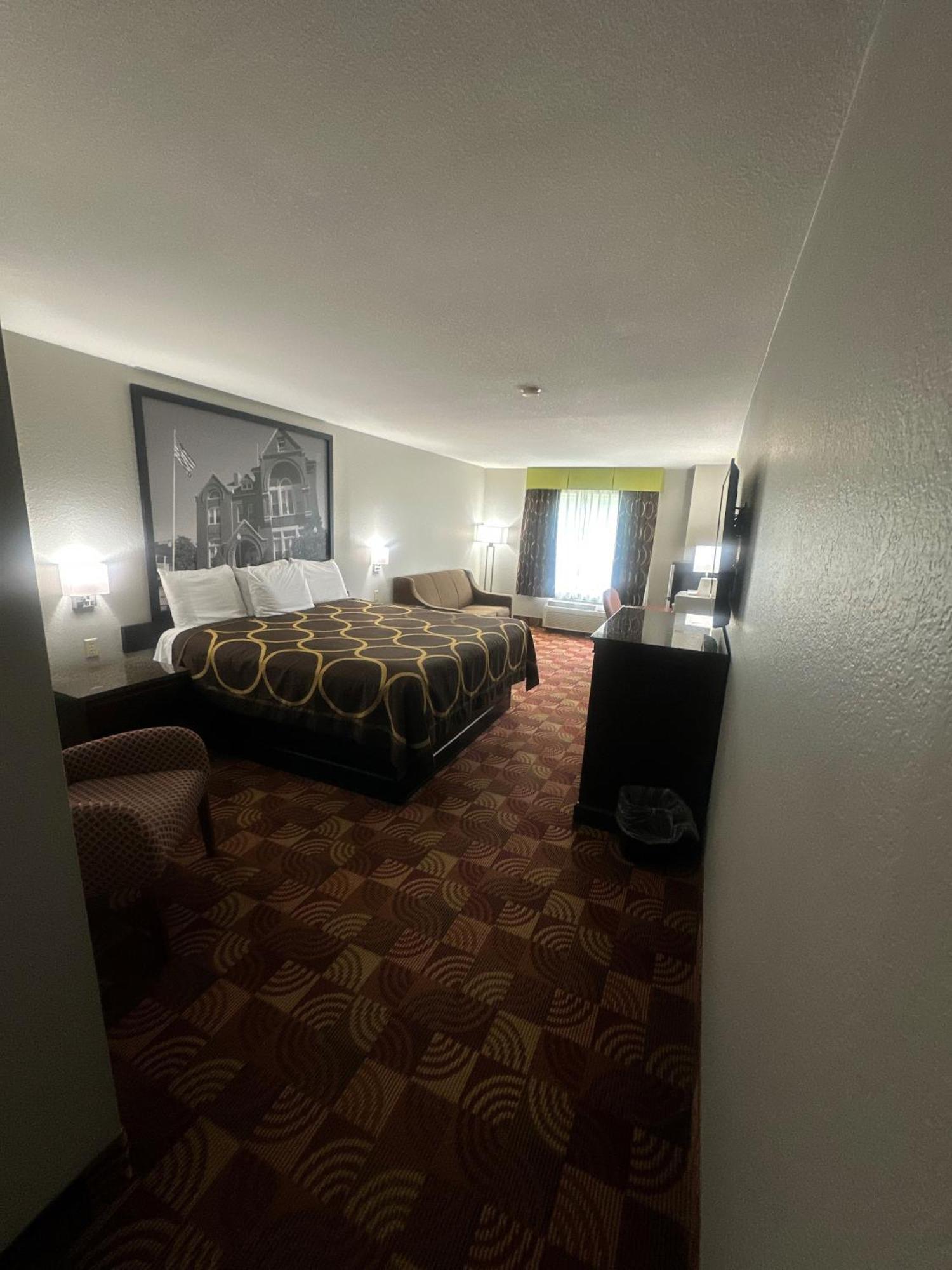 Super 8 By Wyndham Lake Of The Ozarks Eldon Buitenkant foto