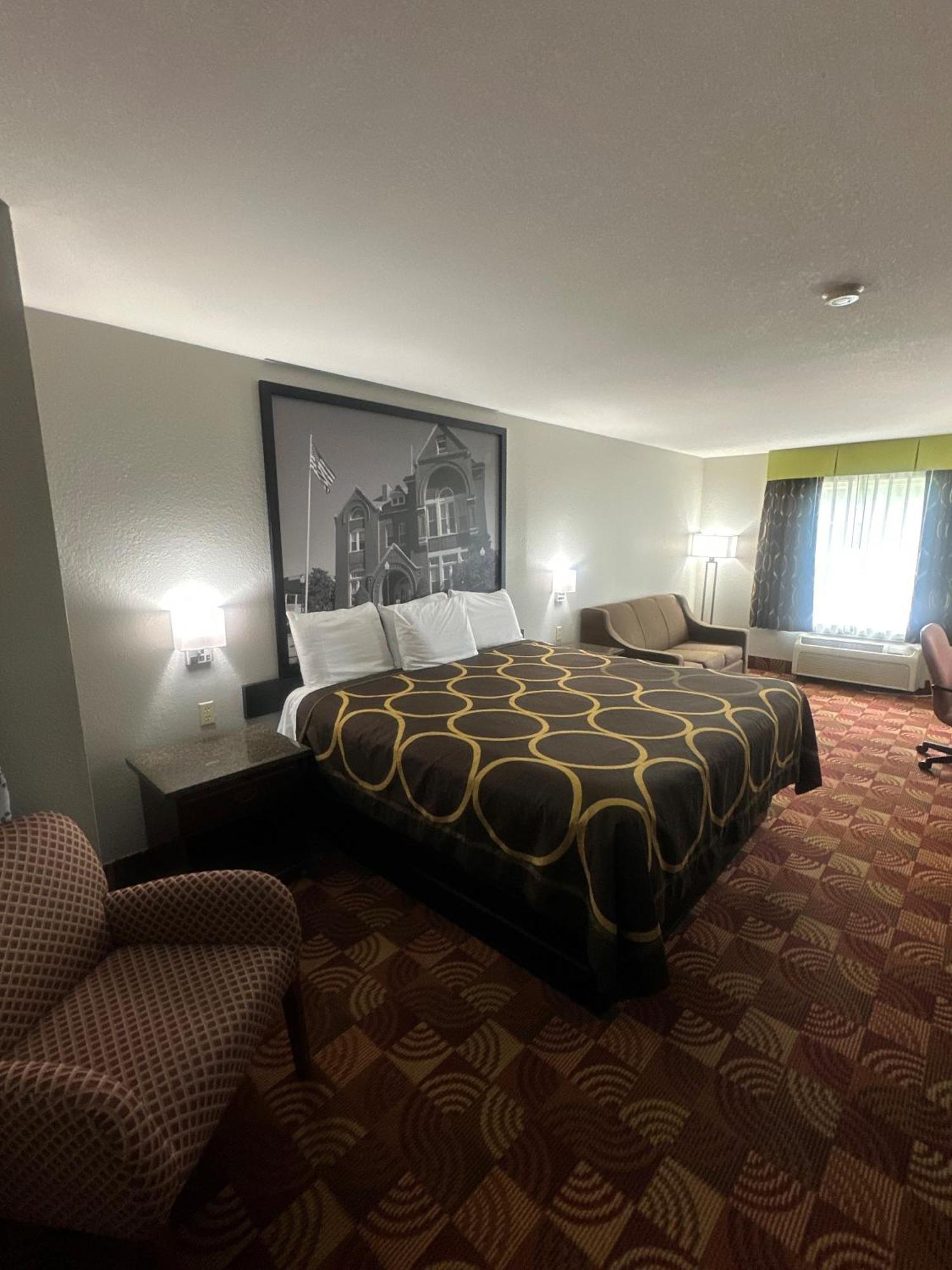 Super 8 By Wyndham Lake Of The Ozarks Eldon Buitenkant foto
