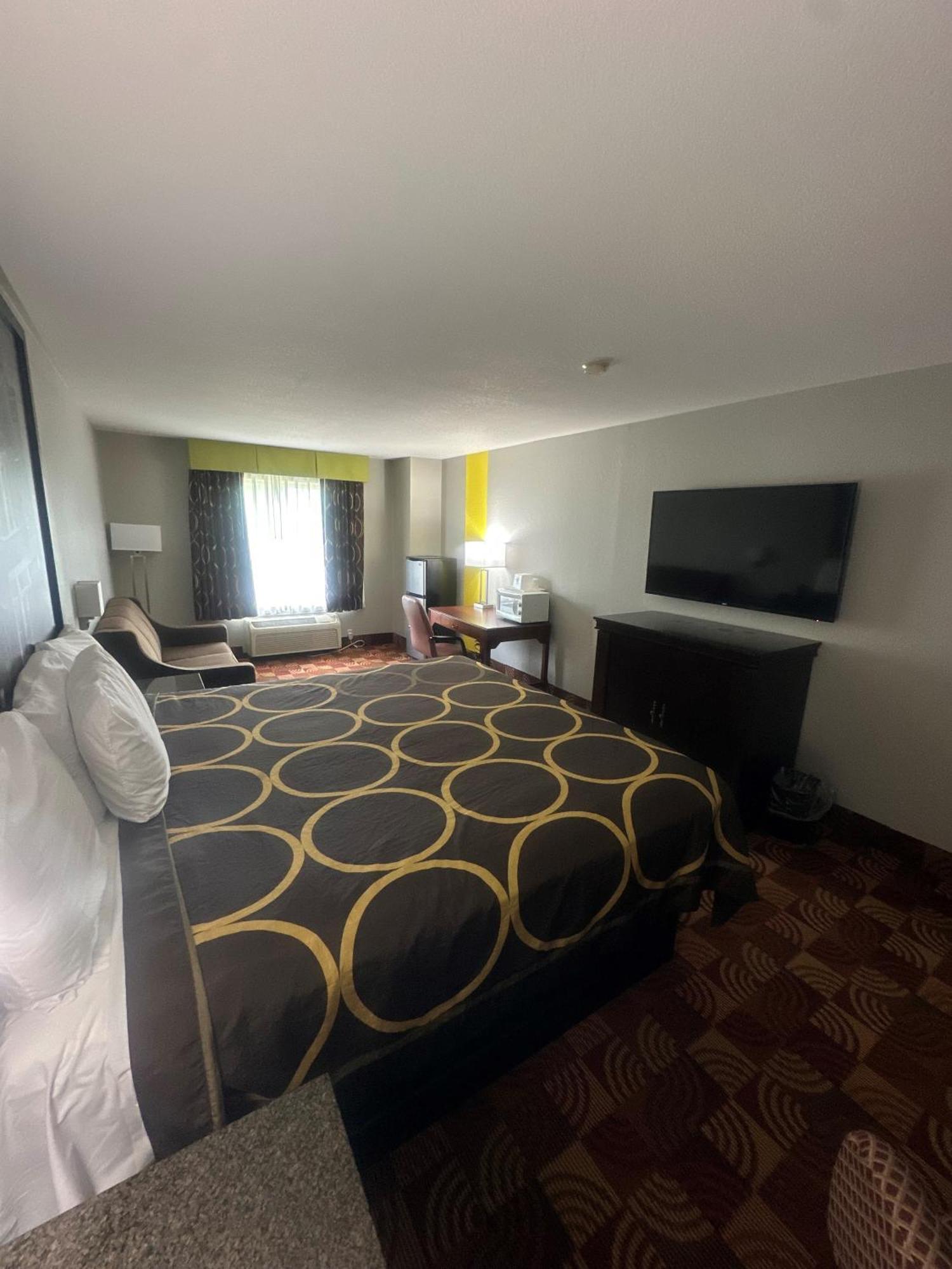 Super 8 By Wyndham Lake Of The Ozarks Eldon Buitenkant foto