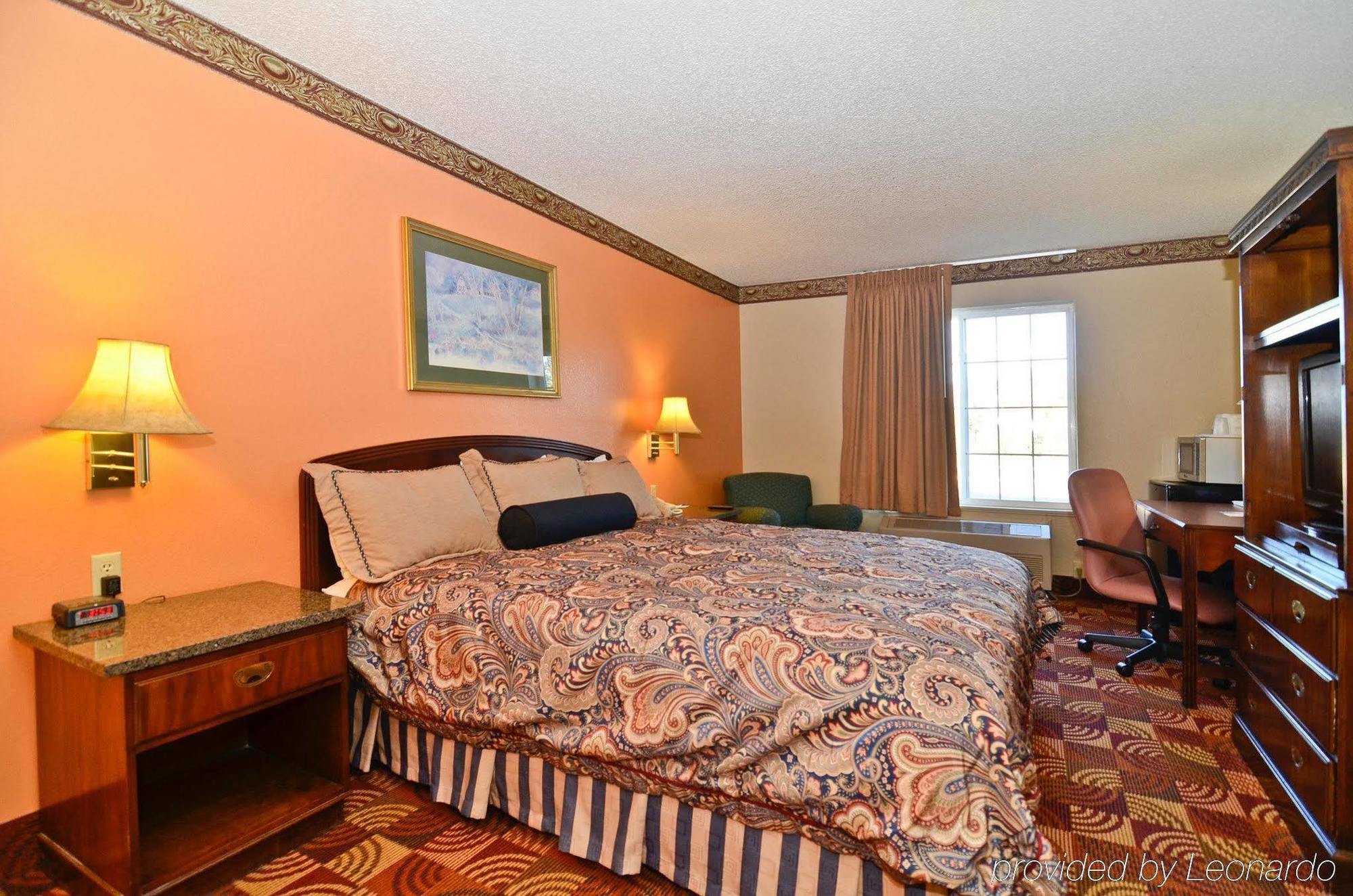 Super 8 By Wyndham Lake Of The Ozarks Eldon Buitenkant foto