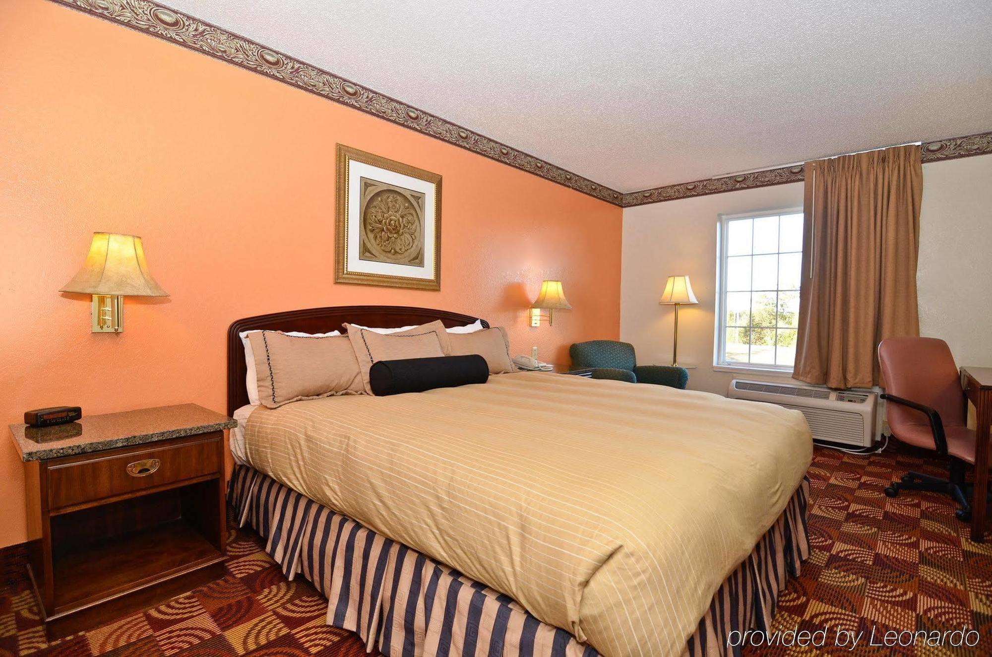 Super 8 By Wyndham Lake Of The Ozarks Eldon Buitenkant foto