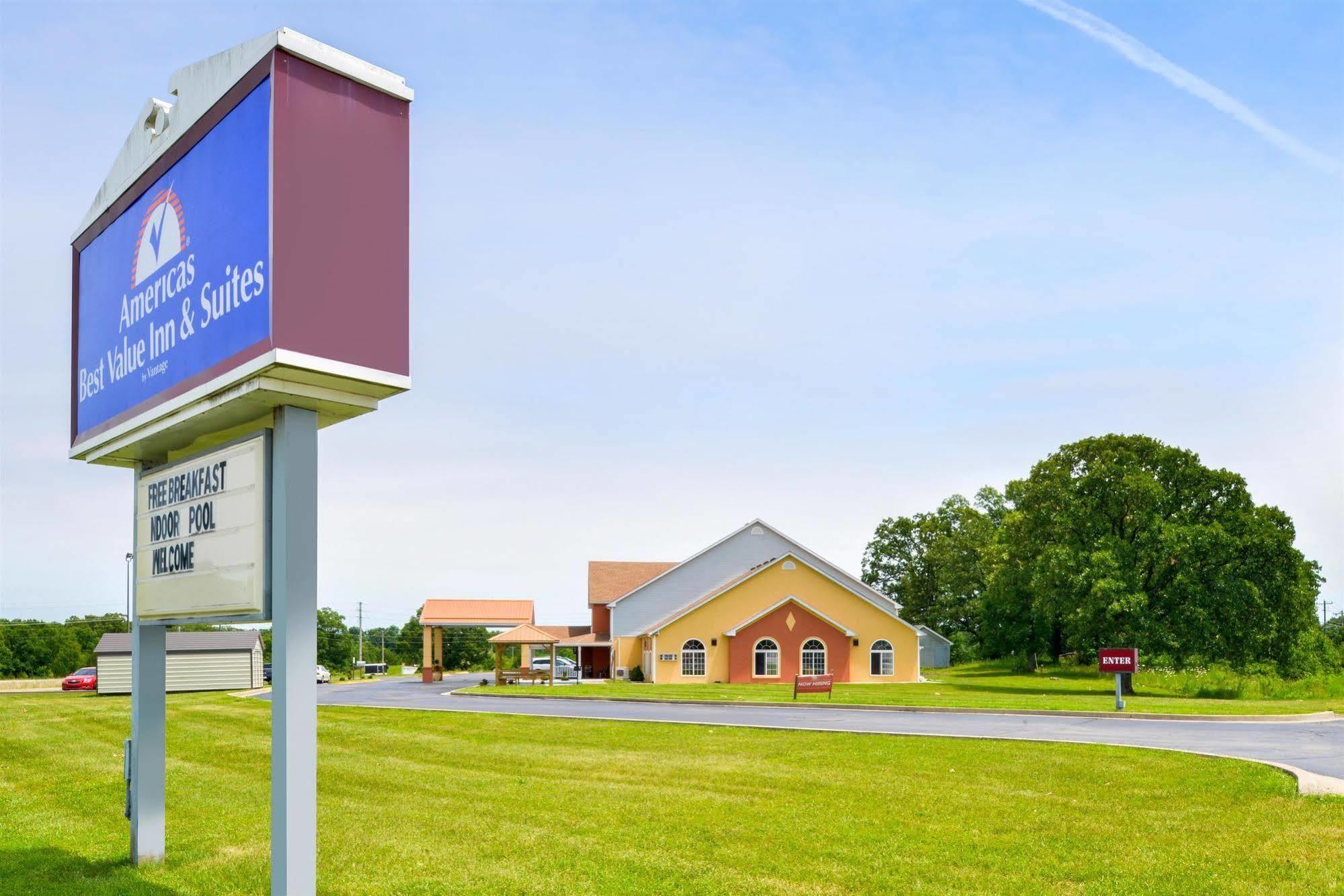 Super 8 By Wyndham Lake Of The Ozarks Eldon Buitenkant foto
