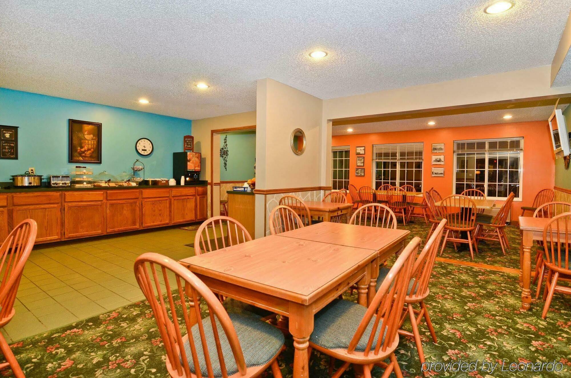 Super 8 By Wyndham Lake Of The Ozarks Eldon Buitenkant foto